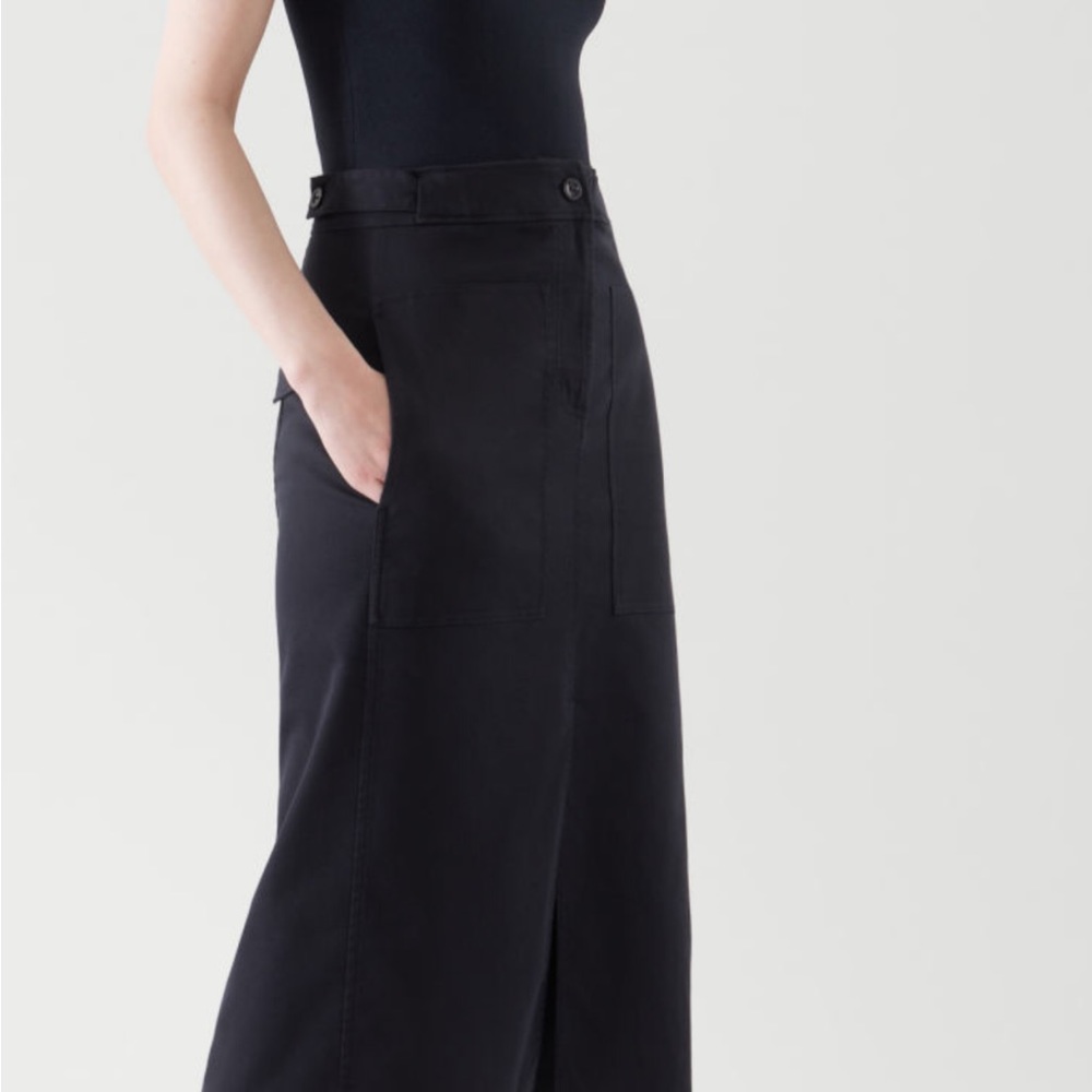 NWOT, COS Maxi skirt in dark navy.